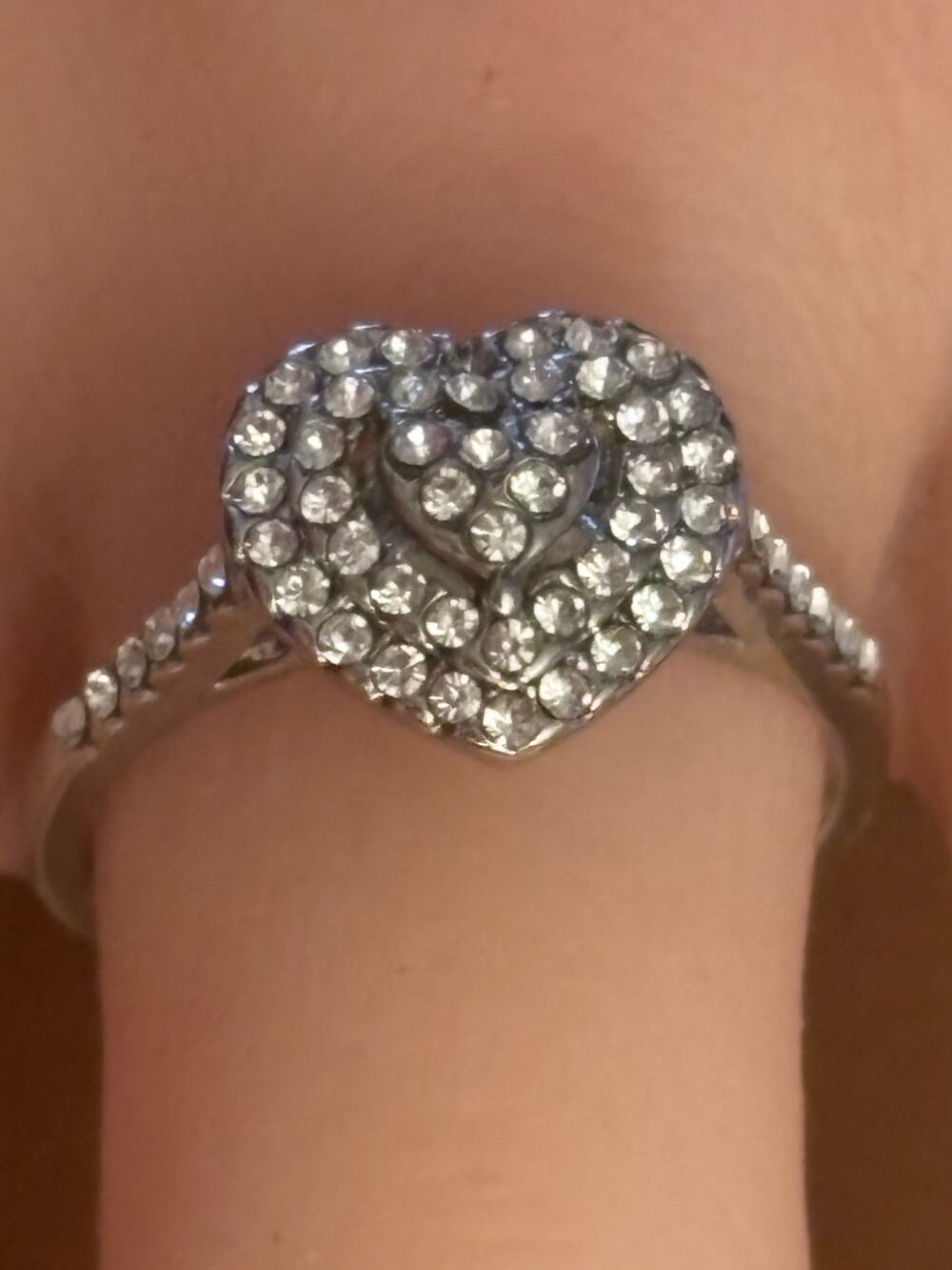NIB Silver Tone Rhinestone Heart Ring Size 8